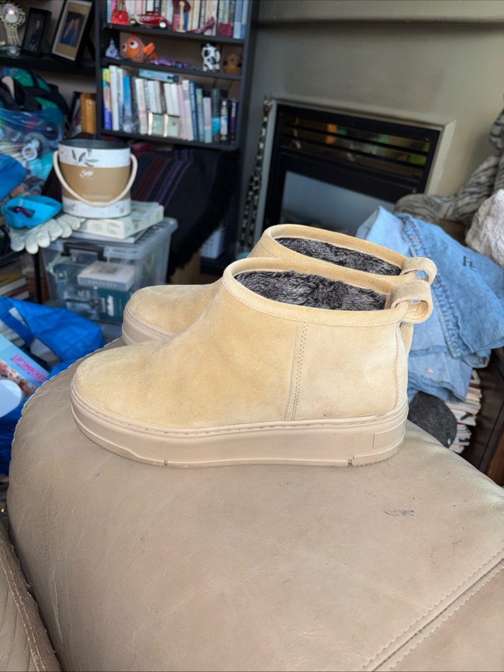 Vagabond Shoemakers Women's Suede Ankle Booties in Tan with Faux Fur Lining Sz 9